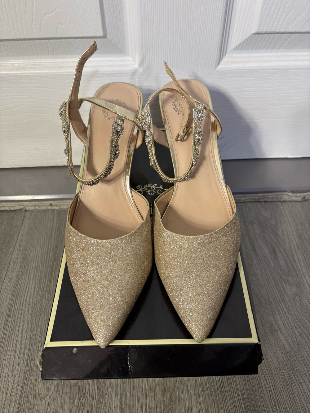 Glitter Pointed Slingback Heels in Gold